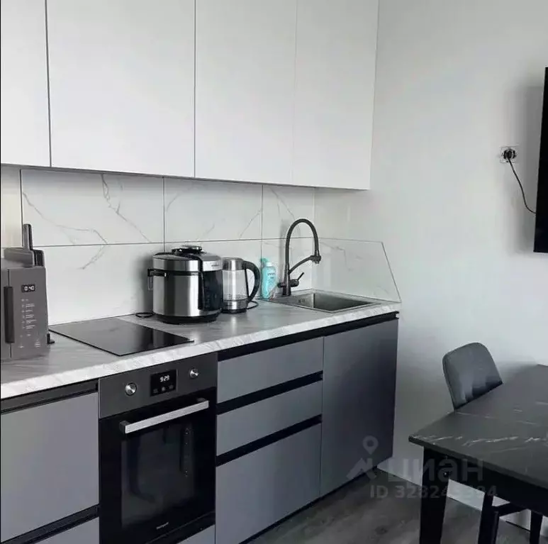 Студия Свердловская область, Екатеринбург ул. Печатников, 3 (23.7 м) - Фото 1