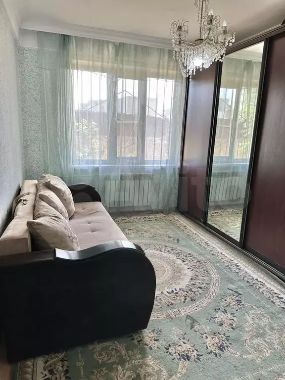 Комната 50 м в 2-к., 1/10 эт. - Фото 1