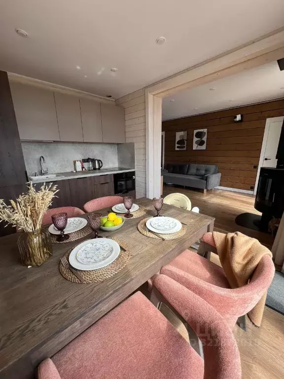 Дом в Ленинградская область, Выборгский район, Рощинское городское ... - Фото 1