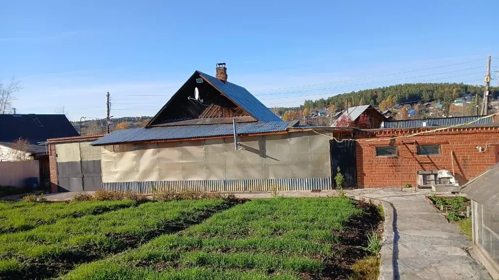 Дом в Свердловская область, Дегтярск ул. Цветников, 11 (218 м) - Фото 2
