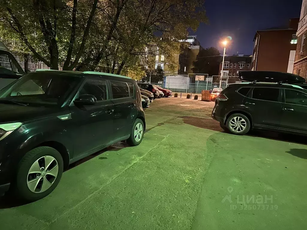 Гараж в Москва ул. Большие Каменщики, 17 (12 м) - Фото 1