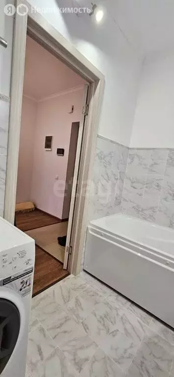 1-комнатная квартира: Астрахань, Бакинская улица, 90 (39.6 м) - Фото 0