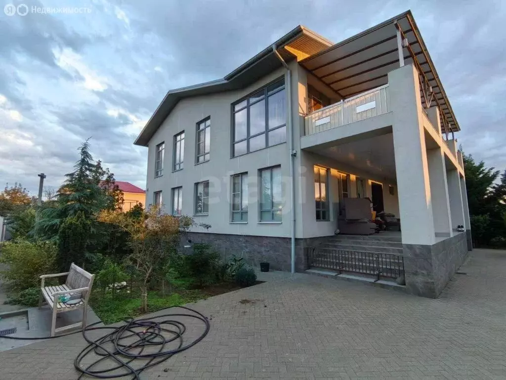 Дом в посёлок Кучугуры, Рабочая улица (400 м) - Фото 1