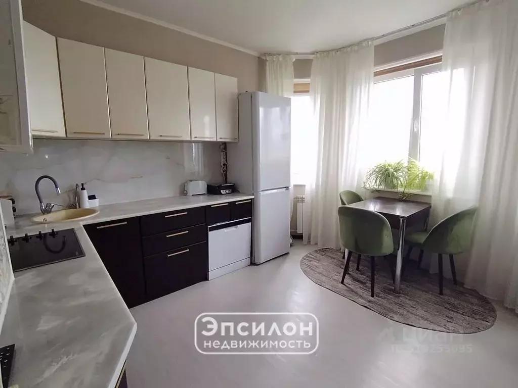 2-к кв. Курская область, Курск просп. Вячеслава Клыкова, 46 (57.39 м) - Фото 0