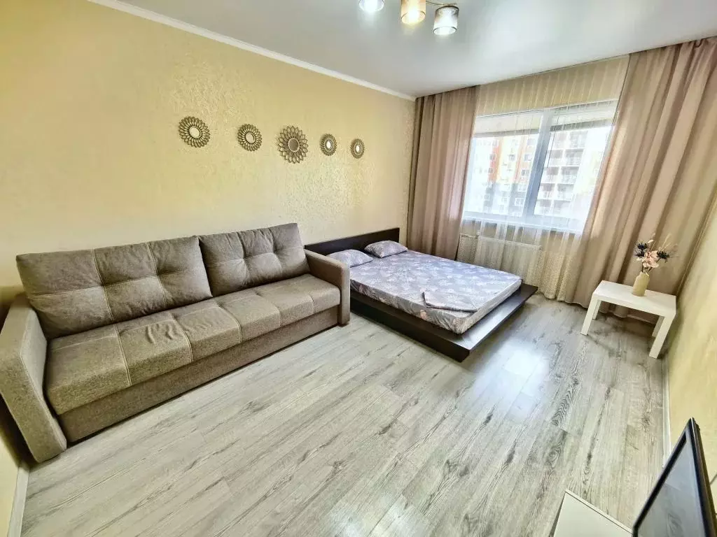 2-к кв. Оренбургская область, Оренбург просп. Победы, 151 (62.0 м) - Фото 1