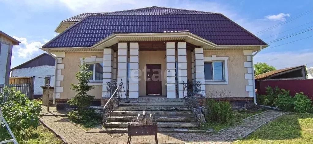 Дом в Красноярский край, Емельяново пгт ул. Советская, 1В (300 м) - Фото 1