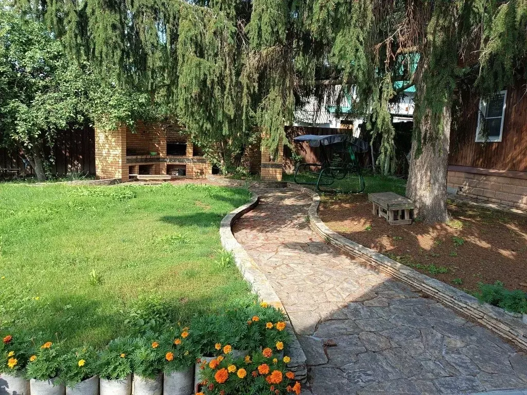 Дом в Свердловская область, Екатеринбург пл. Октябрьская, 7 (98 м) - Фото 0