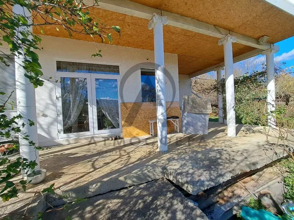 Дом в Краснодарский край, Апшеронский район, с. Черниговское ул. ... - Фото 1