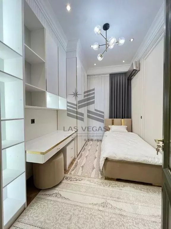3-к кв. Санкт-Петербург просп. Юрия Гагарина, 7 (90.0 м) - Фото 1