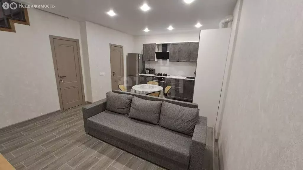 2-комнатная квартира: Ярославль, посёлок Тверицы, улица Стопани, 6А ... - Фото 2