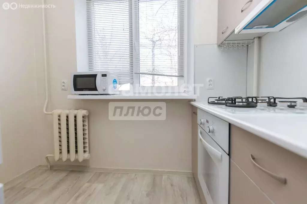 3-комнатная квартира: Уфа, Нежинская улица, 10 (57.9 м) - Фото 2