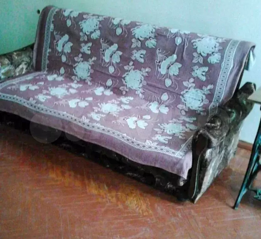 Комната 20 м в 6-к., 2/4 эт. - Фото 1