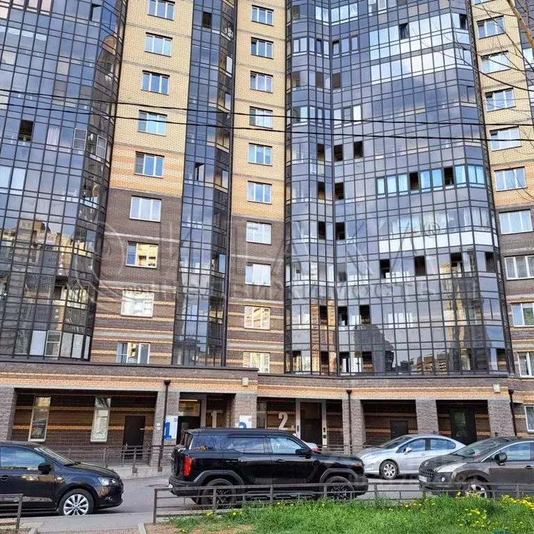3-к кв. Санкт-Петербург пос. Парголово, Заречная ул., 45к2 (80.0 м) - Фото 0