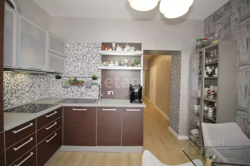 2-к кв. Ульяновская область, Ульяновск ул. Кирова, 2к1 (71.8 м) - Фото 1
