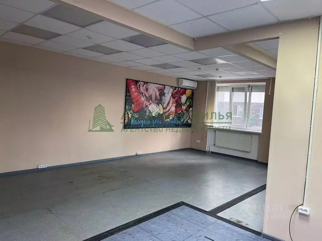 Помещение свободного назначения в Саратовская область, Саратов ул. ... - Фото 1