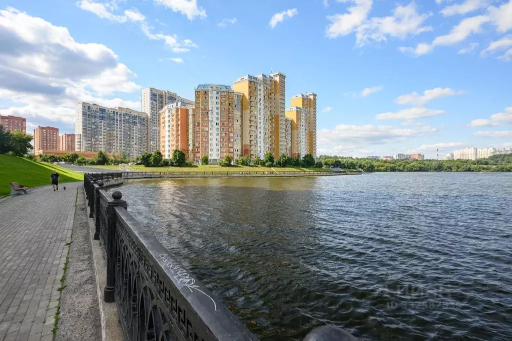 2-к кв. Московская область, Красногорск бул. Подмосковный, 13 (65.7 м) - Фото 1