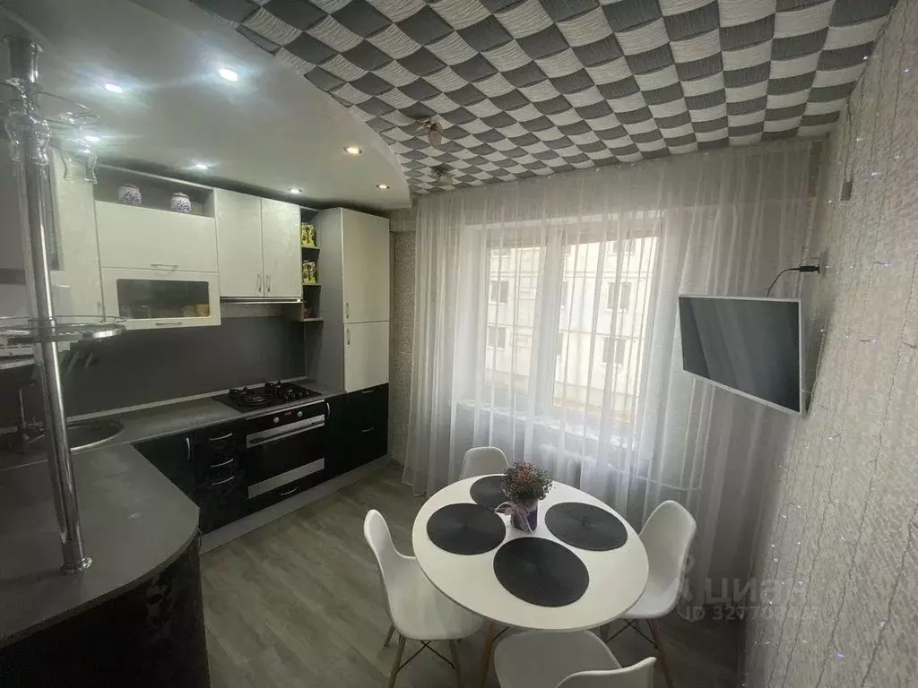 2-к кв. Пермский край, Березники ул. Льва Толстого, 5В (64.3 м) - Фото 1