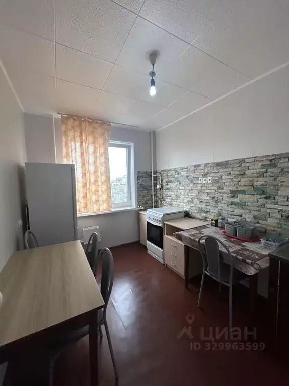3-к кв. Псковская область, Псков Коммунальная ул., 77 (69.0 м) - Фото 1