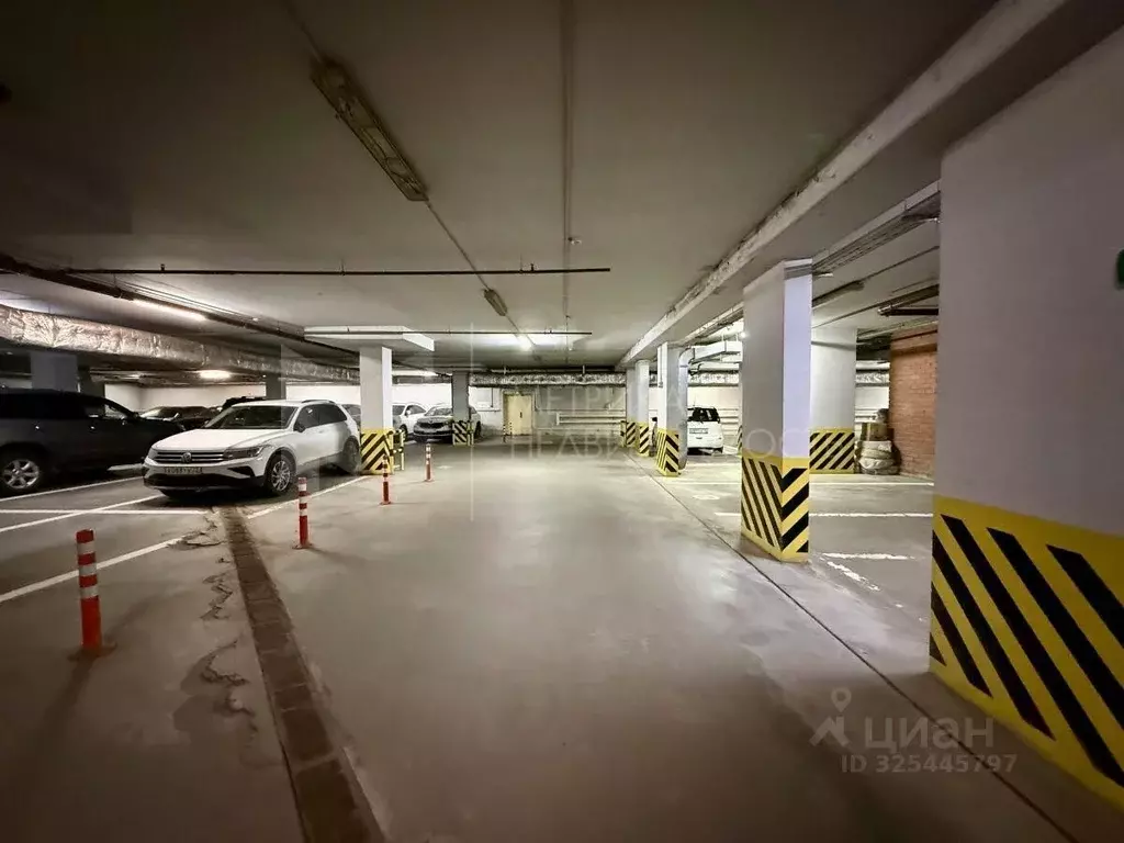 Гараж в Тюменская область, Тюмень ул. Максима Горького, 68 (13 м) - Фото 1