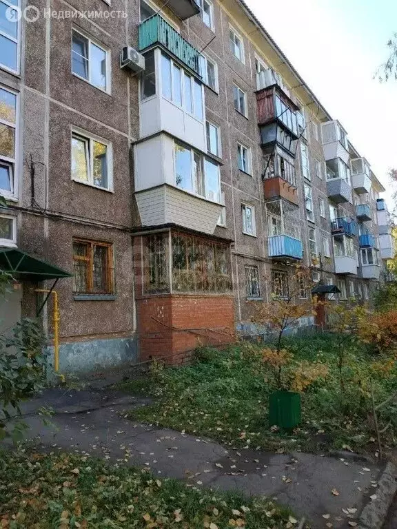 3-комнатная квартира: Омск, микрорайон Городок Нефтяников, улица 22 ... - Фото 1