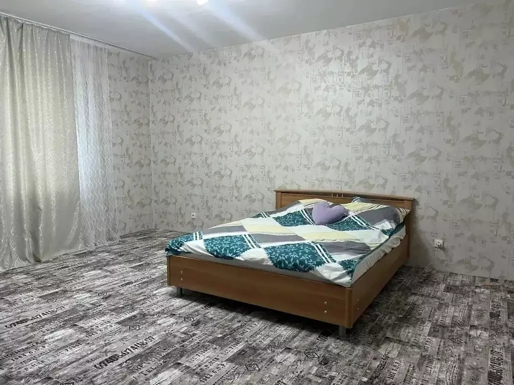 3-к кв. Мордовия, Саранск Мордовская ул., 35к194 (90.0 м) - Фото 1
