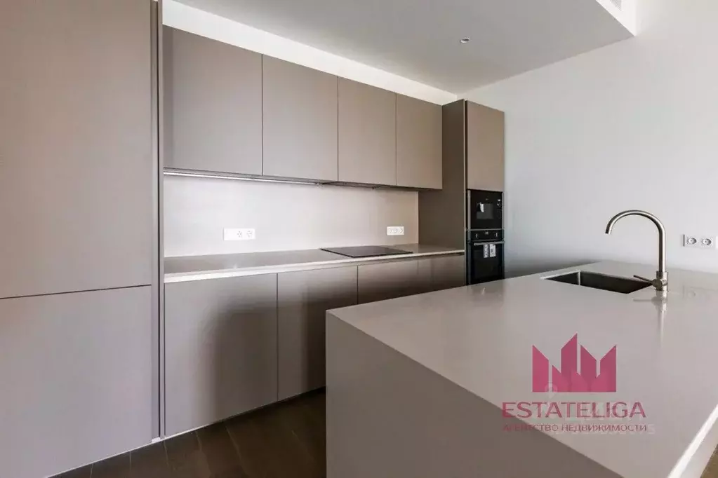 3-к кв. Москва ул. Костикова, 4к1 (121.7 м) - Фото 0