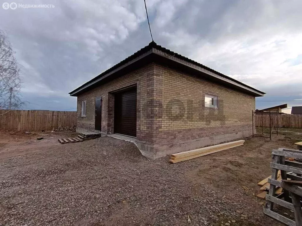 Дом в Абакан, Изумрудная улица (100 м) - Фото 1