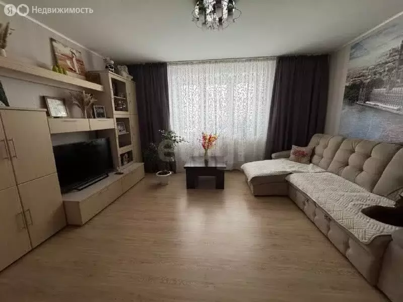 3-комнатная квартира: Челябинск, улица Трашутина, 35 (70.1 м) - Фото 1