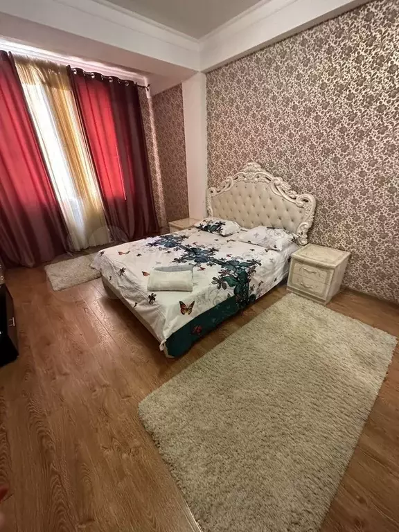 Комната 100 м в 2-к., 1/10 эт. - Фото 0