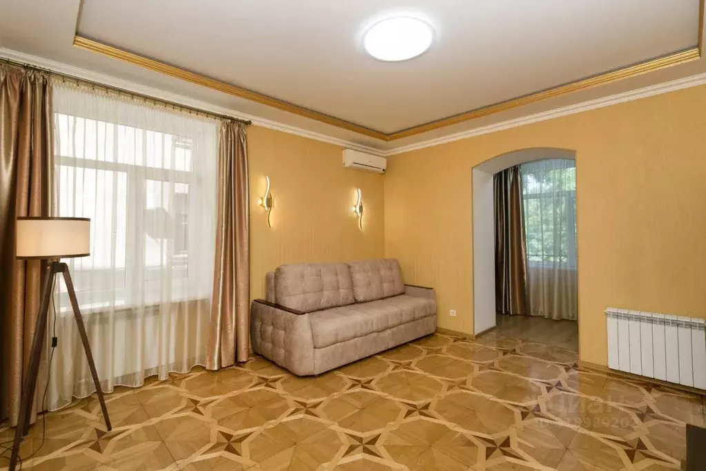 2-к кв. Севастополь ул. Генерала Петрова, 6 (65.7 м) - Фото 0