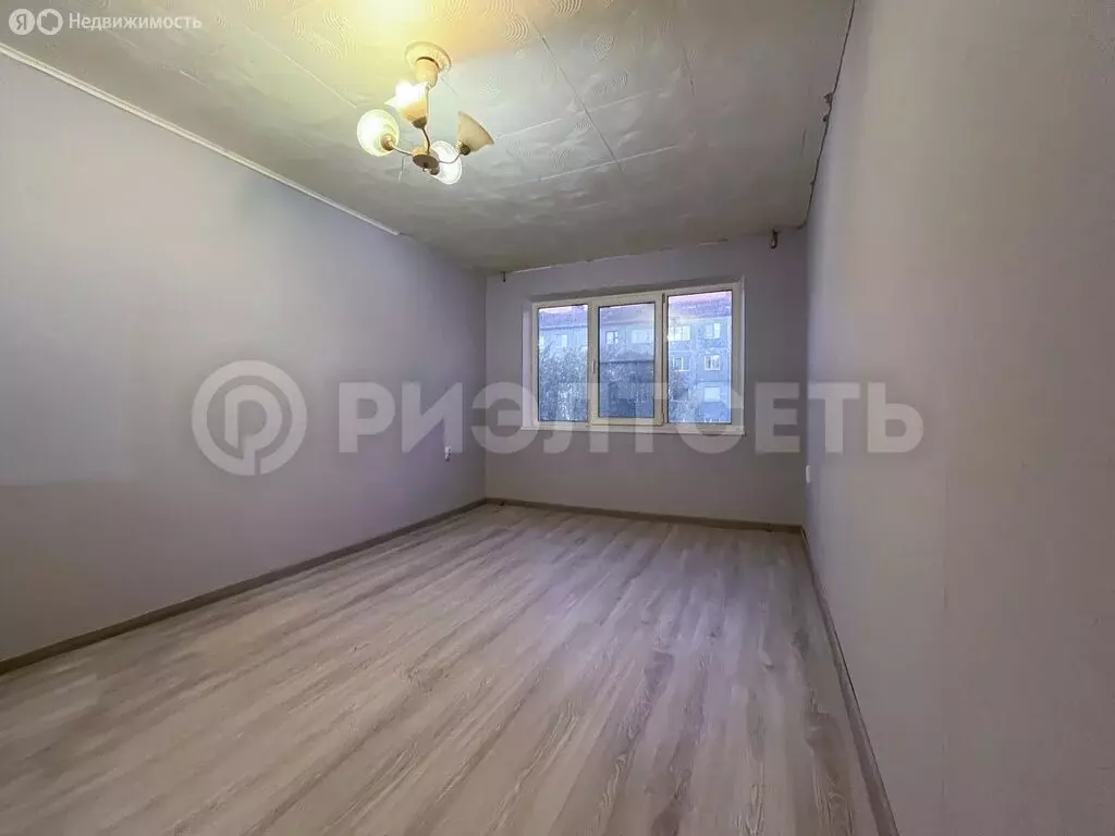 3-комнатная квартира: Мурманск, улица Алексея Хлобыстова, 17 (61 м) - Фото 1