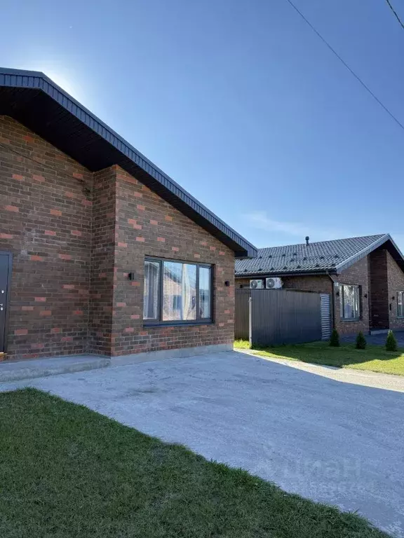 Дом в Самарская область, Ставропольский район, с. Ягодное, Ладья ... - Фото 1