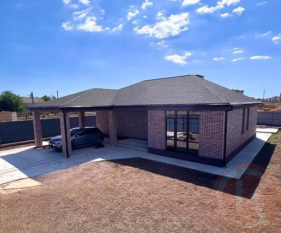 Дом в Крым, Сакский район, с. Молочное ул. Учительская, 10 (109 м) - Фото 1