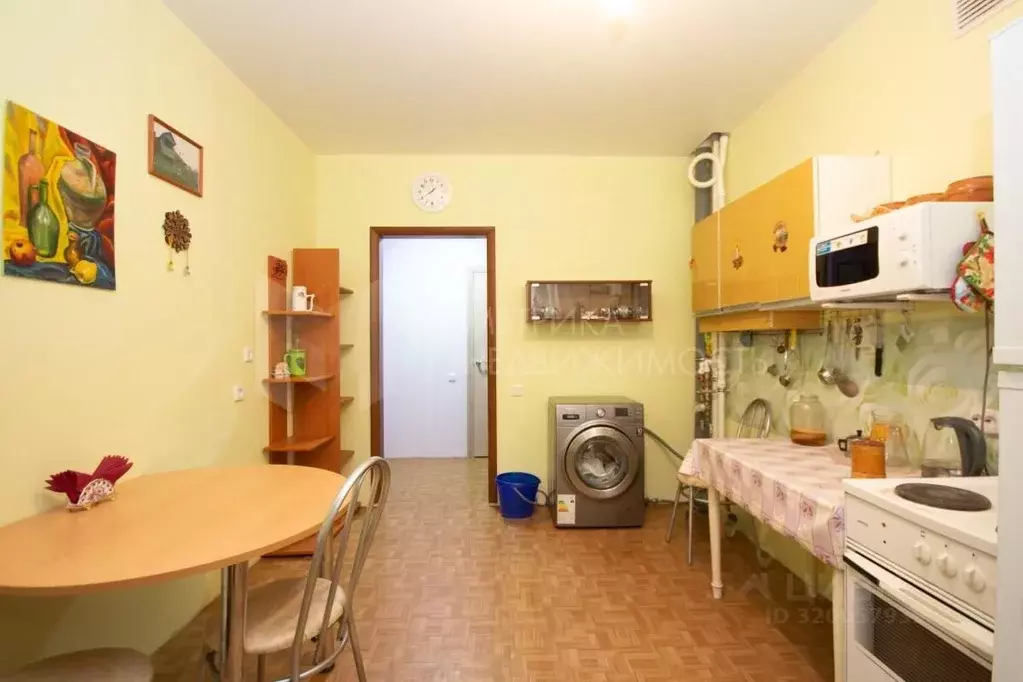 3-к кв. Тюменская область, Тюмень проезд Вятский, 28 (80.0 м) - Фото 0