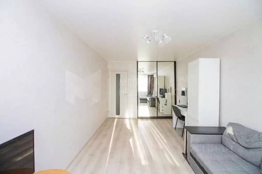 1-к кв. Тюменская область, Тюмень проезд Геологоразведчиков, 9 (32.7 ... - Фото 1