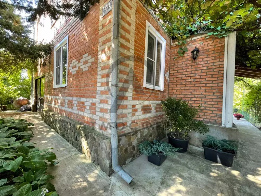 Дом в Краснодарский край, Хадыженск Апшеронский район, ул. Энгельса ... - Фото 1