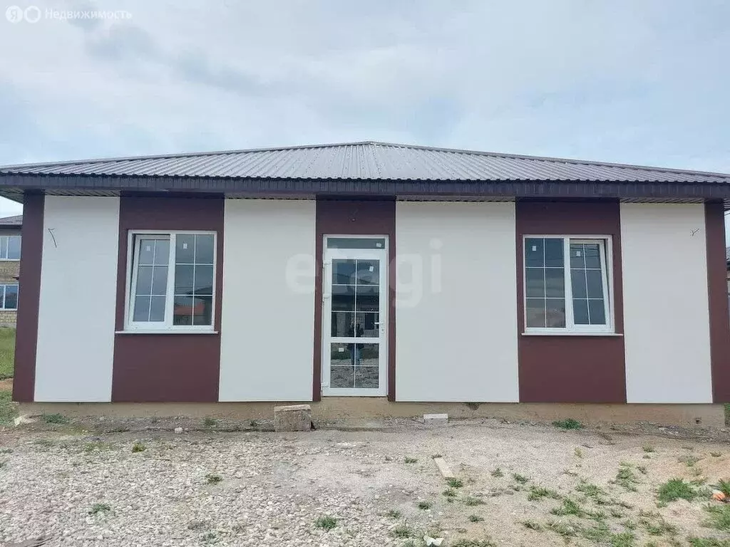 Дом в Симферопольский район, село Чистенькое (100 м) - Фото 1