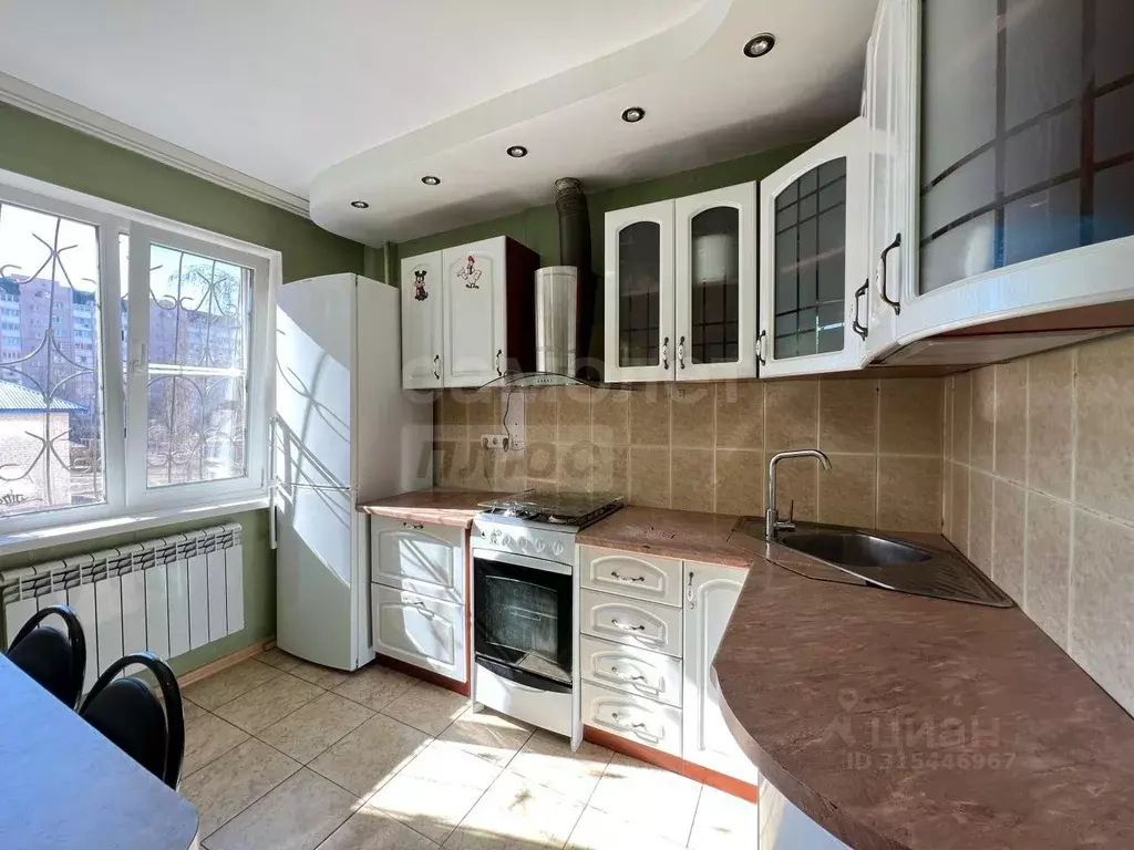 3-к кв. Оренбургская область, Оренбург Салмышская ул., 46 (65.4 м) - Фото 0