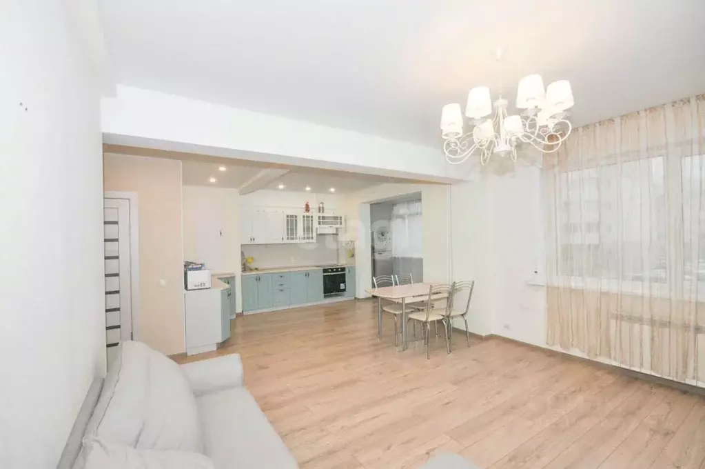 2-к кв. Сахалинская область, Южно-Сахалинск просп. Победы, 9Б (68.8 м) - Фото 1