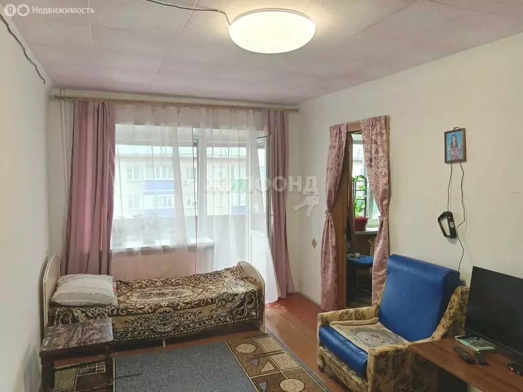 2-комнатная квартира: Карасук, улица Ленина, 145 (41.5 м) - Фото 1