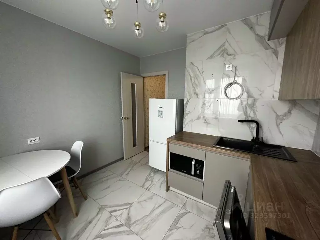 2-к кв. Татарстан, Нижнекамск ул. Фикрята Табеева, 45 (54.0 м) - Фото 0