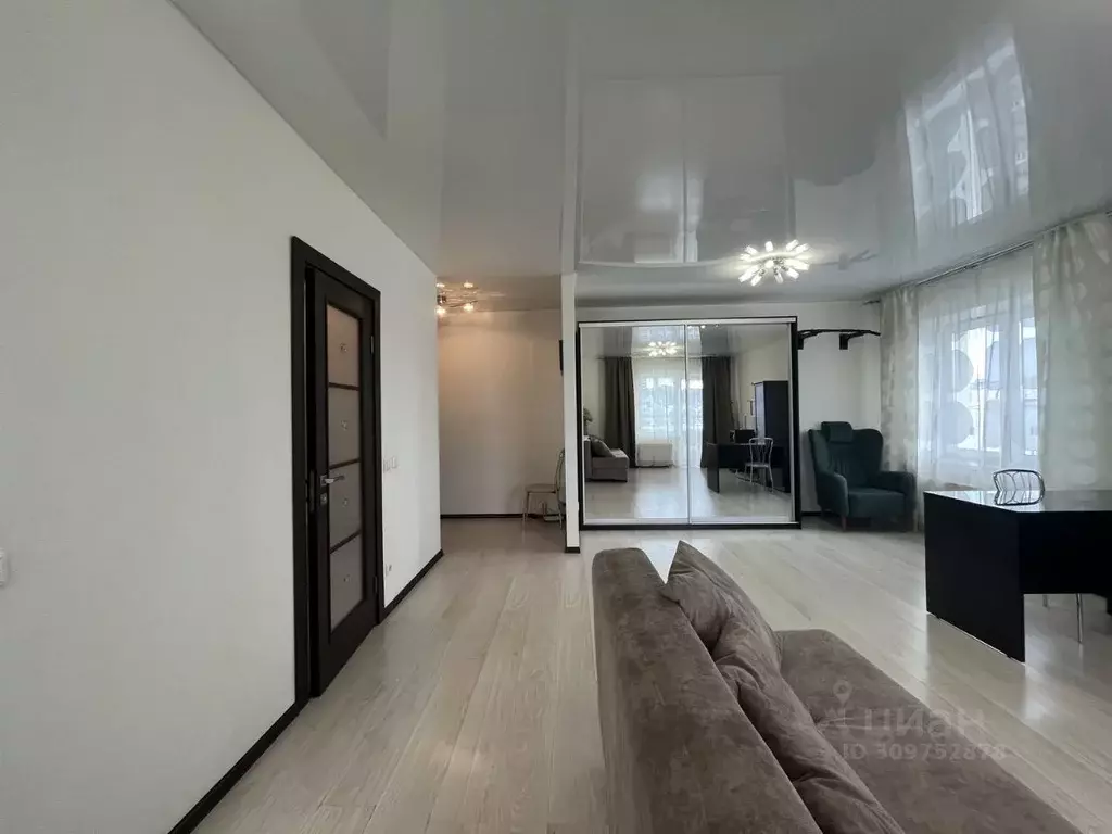 1-к кв. Свердловская область, Екатеринбург ул. Щорса, 105 (45.0 м) - Фото 1