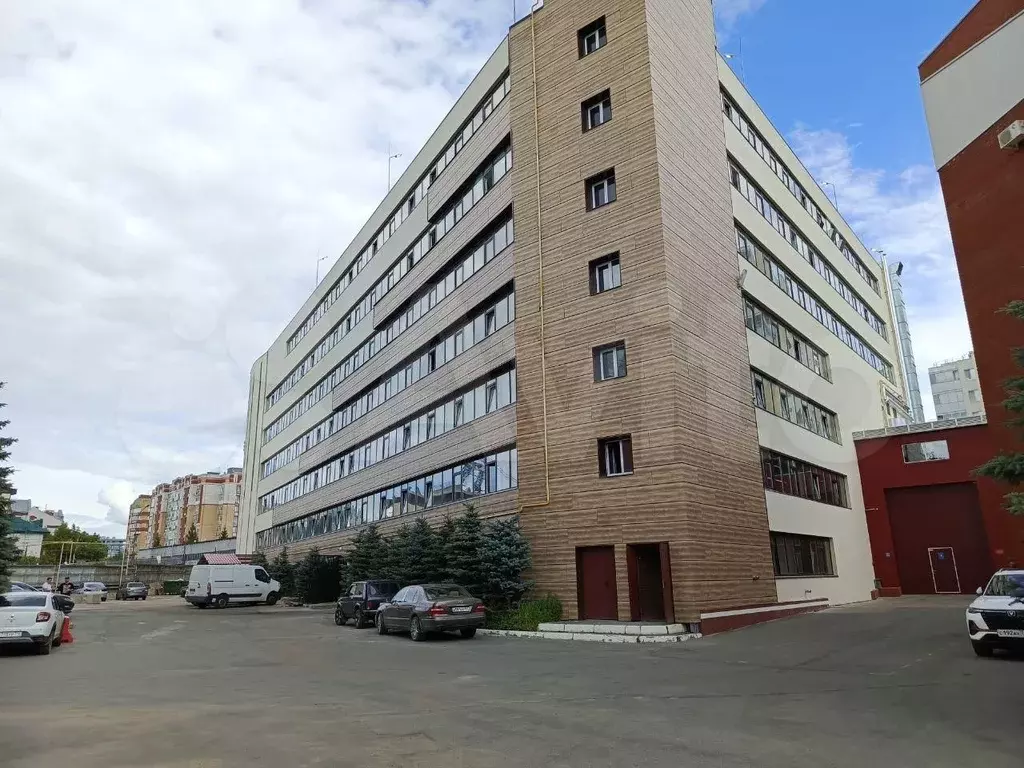 Сдам многофункциональный комплекс с паркингом - Фото 1