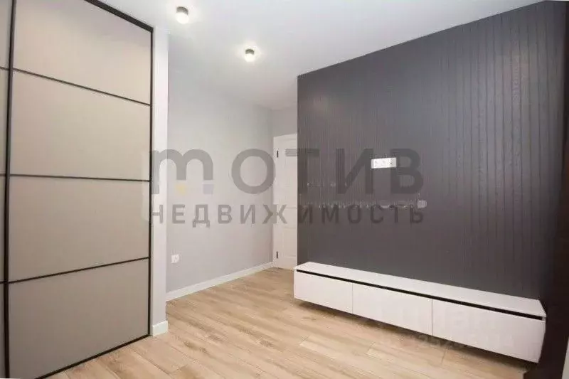 2-к кв. Тюменская область, Тюмень ул. Тальниковая, 3 (50.0 м) - Фото 1