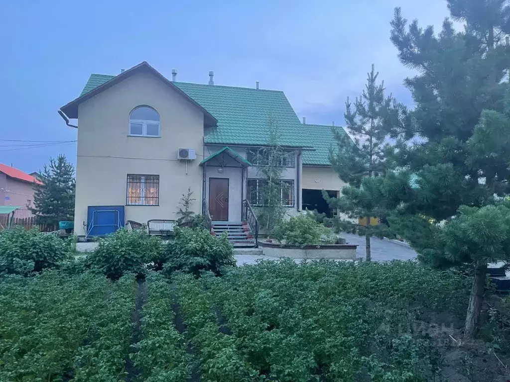 Дом в Саха (Якутия), Якутск ул. Семена Данилова, 1/4 (220 м) - Фото 1