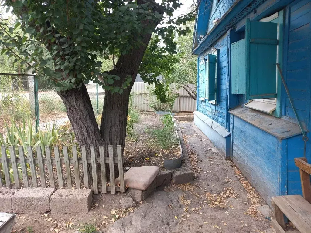 Дом в Астраханская область, Астрахань Туапсинская ул., 29 (61 м) - Фото 1
