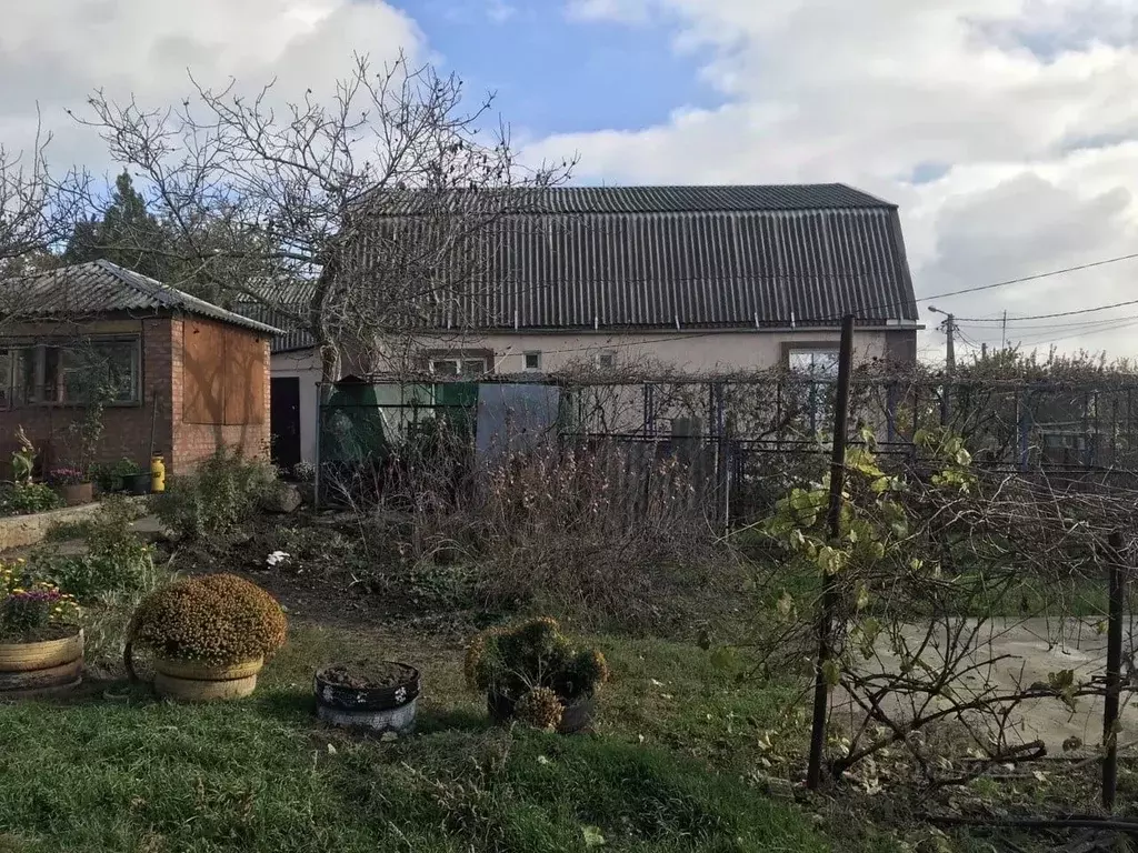 Дом в Ростовская область, Неклиновский район, с. Синявское ул. Ленина, ... - Фото 1
