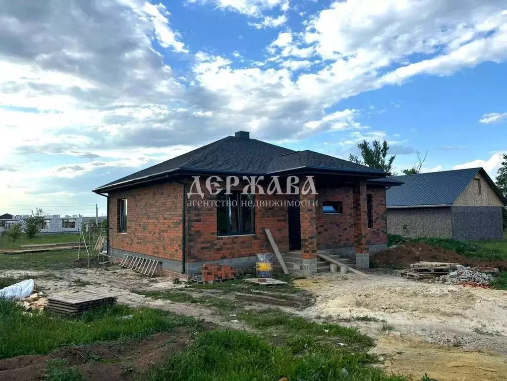 Коттедж в Белгородская область, Старооскольский городской округ, с. ... - Фото 1