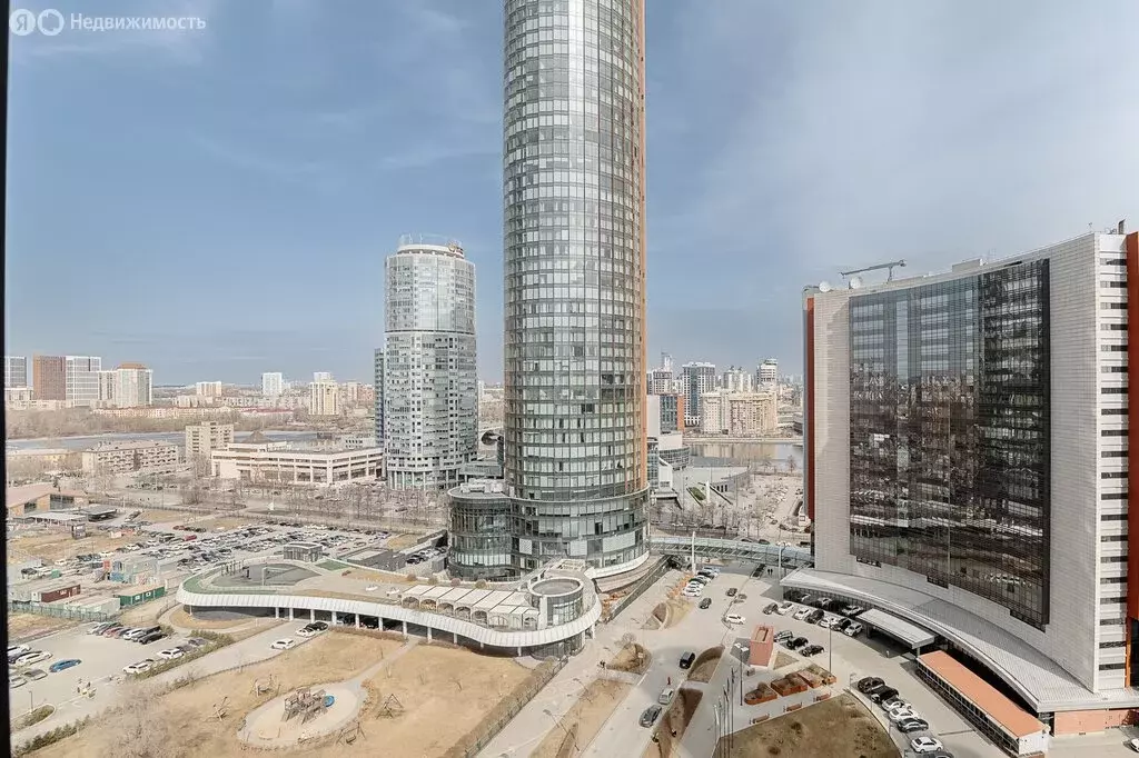 3-комнатная квартира: Екатеринбург, улица Февральской Революции, 21 ... - Фото 1