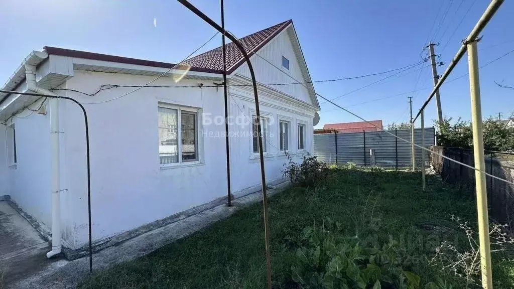 Дом в Крым, Кировское пгт ул. Комарова, 4 (81 м) - Фото 1